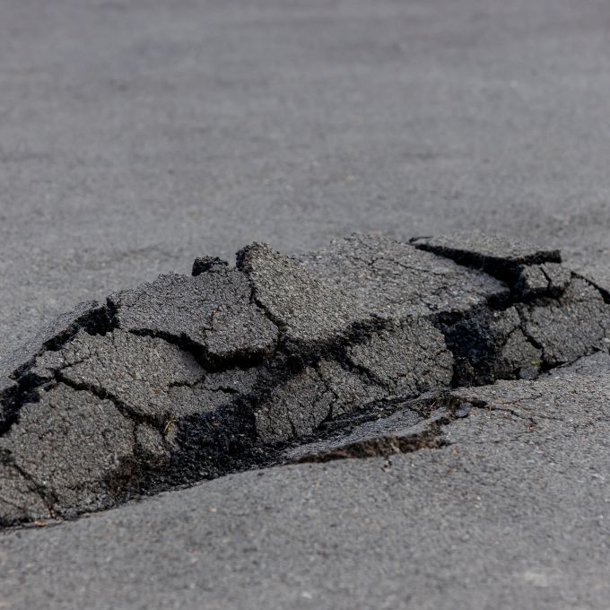 incidente causato da una buca a roma